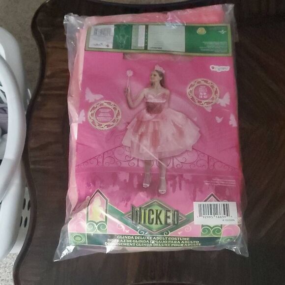 NIP GLINDA FROM WICKED COSTUME BY DISGUISE - Picture 8 of 10